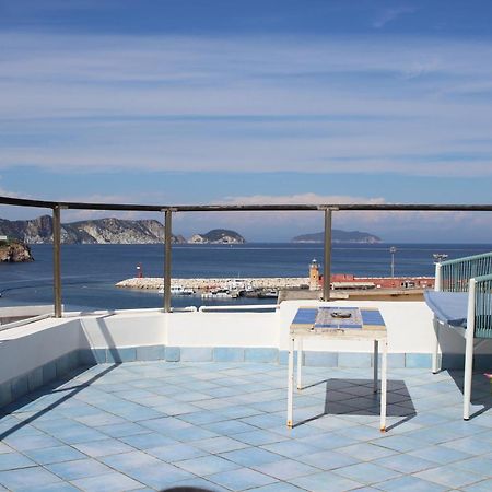 La Mansarda Sul Porto Appartement Ponza Buitenkant foto